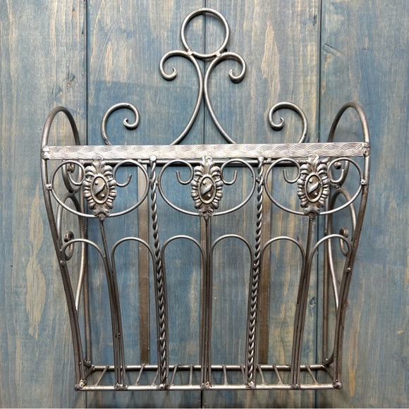 Vintage MCM Magazine Rack - Picture 3 of 15